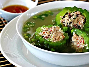 Cách nấu canh khổ qua nhồi thịt đúng chất người miền Nam