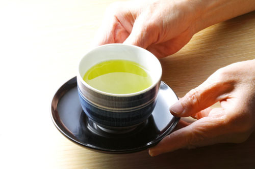 Cách uống trà gây hại sức khỏe