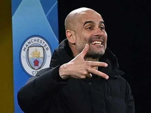 Bị xem là tội đồ khiến Man City thua Chelsea, HLV Guardiola lập tức 'phản pháo'