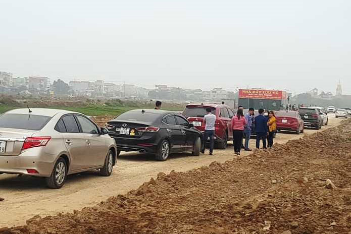 Thị trường BĐS chưa hết nỗi lo 'sốt đất'