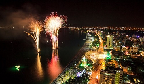 Khánh Hoà: Bắn pháo hoa dịp Lễ 30/4 và 1/5, Ngành Du lịch tăng cường hỗ trợ du khách