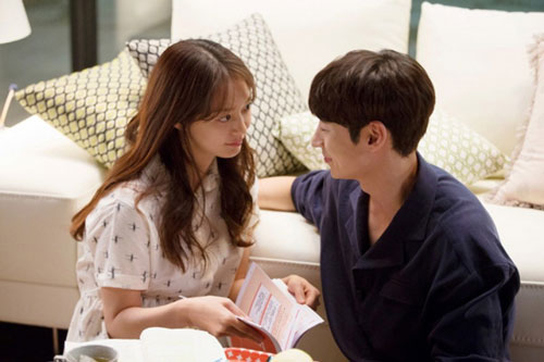 Vợ chồng dù hạnh phúc đến mấy thì phụ nữ cũng không được tiết lộ những điều này với người bạn đời