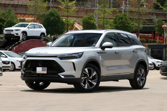 Ô tô nhập từ Trung Quốc ồ ạt vào Việt Nam