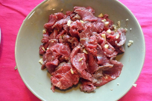 Bỏ thứ này vào xào thịt bò: Thịt mềm không dai lại thơm nức, ăn một lần nhớ mãi