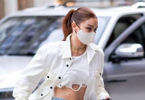 "Chân dài" Gigi Hadid khoe eo thon ra phố sau 6 tháng sinh con đầu lòng