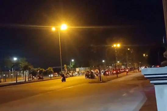 Nhóm thanh thiêu niên tụ tập đua xe trên đường dẫn cao tốc TP.HCM - Long Thành - Dầu Giây.