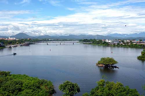 Ngắm 'bức tranh' tuyệt đẹp của cố đô Huế khi mùa thu về