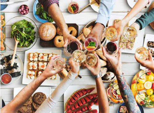 Sốc khi biết xuất xứ của viên đá lạnh để thả vào đồ uống trong các nhà hàng