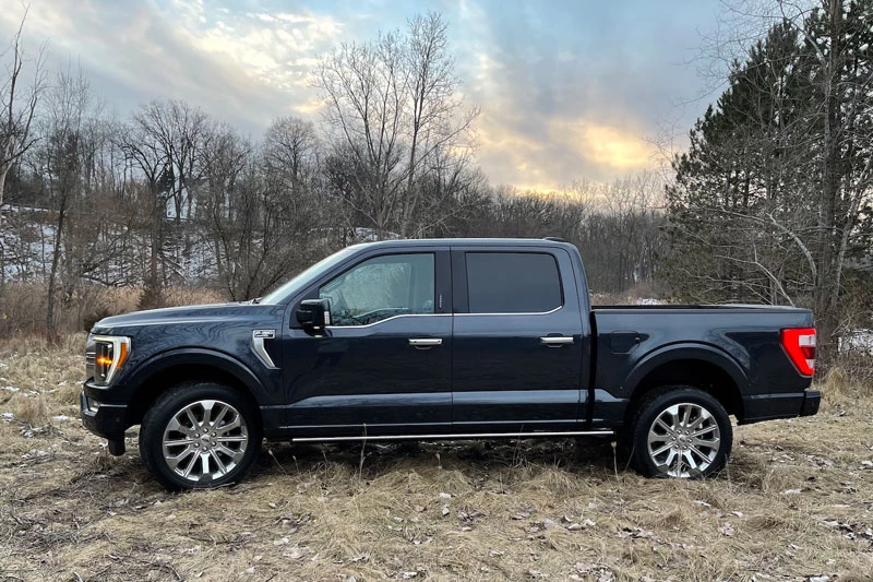 1. Ford F-150 Limited 2021 (giá khởi điểm: 70.825 USD).