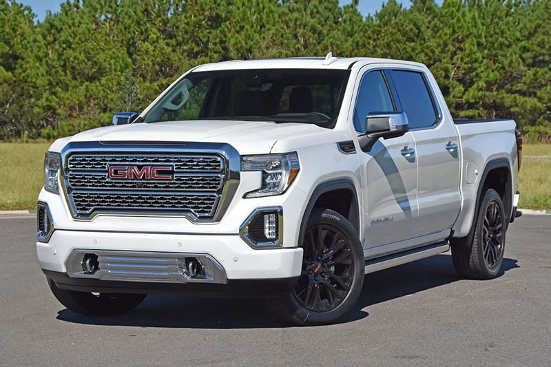 4. GMC Sierra 1500 Denali 2021 (giá khởi điểm: 55.200 USD).