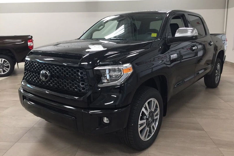 7. Toyota Tundra Platinum 2021 (giá khởi điểm: 48.895 USD).