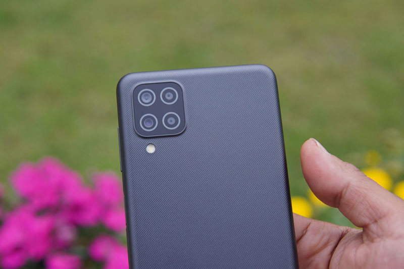 Samsung Galaxy M12 với RAM 6 GB, pin 6.000 mAh, 4 camera sau, giá hơn 4 triệu 