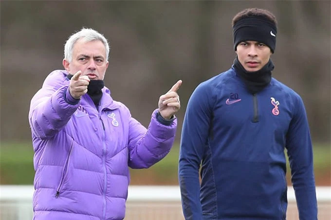 Mourinho và Alli đang có mối quan hệ không tốt