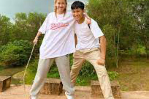 Hậu Hoàng tung ảnh đôi với Mũi trưởng Long, gây chú ý nhất là chi tiết cực "tình" này mà không ai để mắt tới