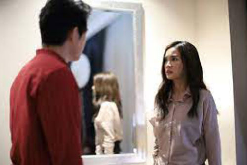 Dò hỏi vết cào ở tay chồng nhưng anh gắt "không biết!", hôm sau đi thăm đồng nghiệp tôi chết lặng vì sự thật