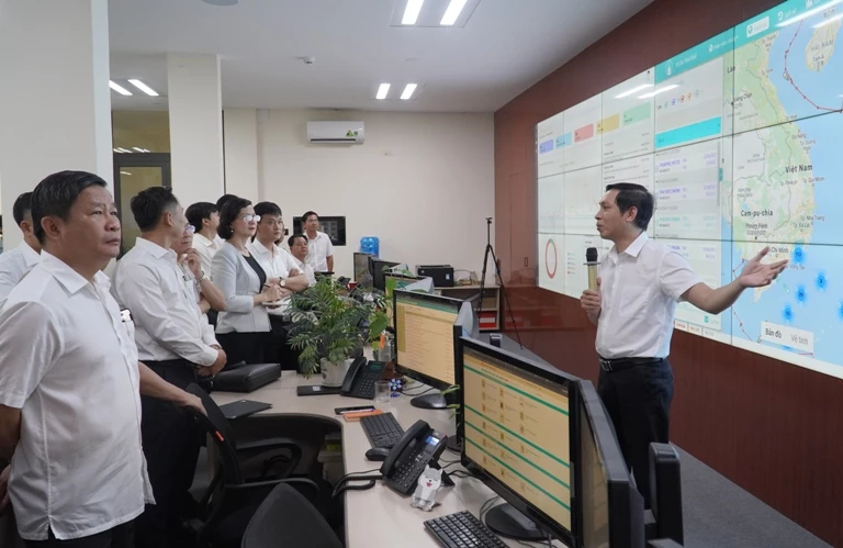 Tỉnh Bình Phước và Quảng Nam vừa có chuyến học tập kinh nghiệm về xây dựng chính quyền điện tử, đô thị thông minh tại tỉnh Thừa Thiên Huế.