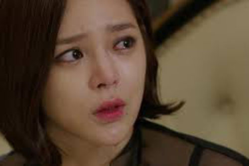 Mắc bệnh chẳng còn sống được bao lâu, tôi thêm ê chề khi vợ cũ của chồng đến tận nhà đuổi đi