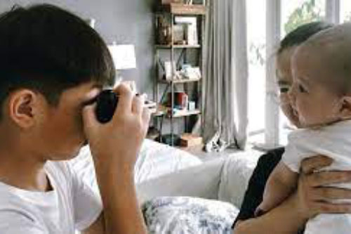 Subeo học làm nhiếp ảnh gia cầm máy đi chụp khắp nhà, nhìn thành quả Hồ Ngọc Hà tiết lộ mới bất ngờ