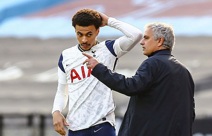Jose Mourinho động đâu hỏng đấy ở Tottenham như thế nào?