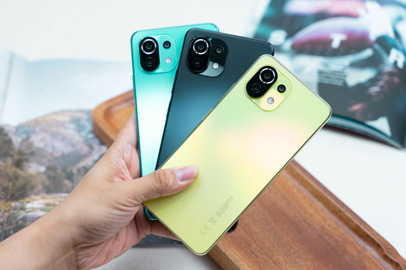 Xiaomi Mi 11 Lite 5G chốt giá 10,49 triệu đồng tại Việt Nam, so kè với Samsung Galaxy A52 5G