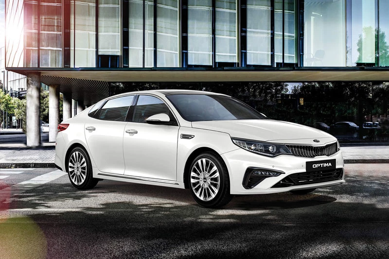 Kia Optima phiên bản 2.0 GAT Luxury.