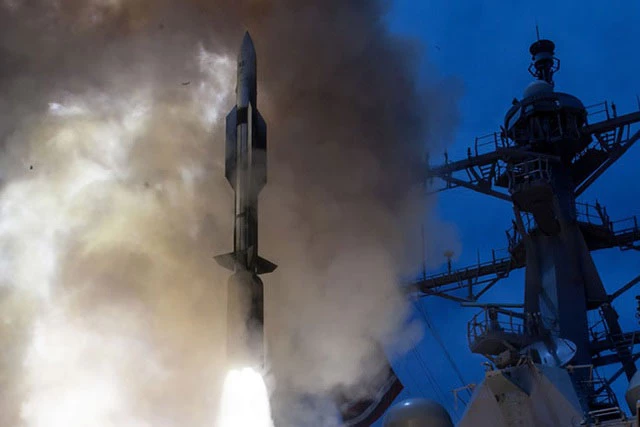 Mỹ tính dùng biến thể của tên lửa SM-6 để đánh chặn vũ khí siêu thanh (Ảnh: Raytheon).