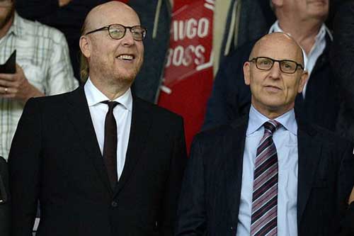 Ed Woodward rời đi nhưng nhà Glazer không từ bỏ MU