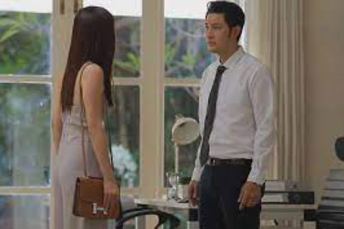 Trước mặt đồng nghiệp của vợ, chồng ngửa tay xin vài đồng bạc lẻ khiến tôi chẳng biết giấu mặt chỗ nào