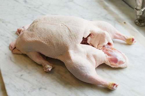 Người bán vịt chẳng đời nào nói cho bạn biết: Bí quyết chọn vịt ngon không tiêm nước, không chứa tăng trọng