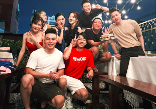 Trường Giang lẻ loi tổ chức sinh nhật cùng hội bạn, Nhã Phương và con gái không xuất hiện giữa drama?