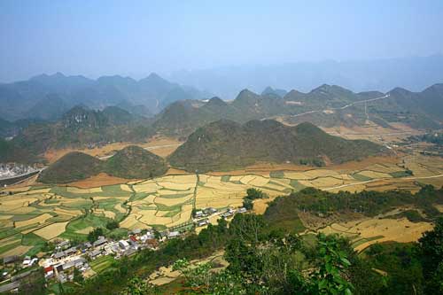 Cao nguyên đá Đồng Văn: Danh thắng hoang sơ và hùng vĩ