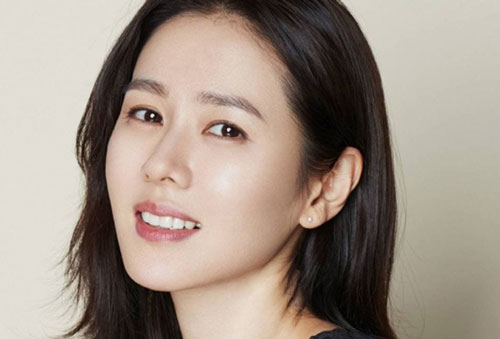 Hết làm nữ tài phiệt trong 'Hạ cánh nơi anh', Son Ye Jin lại chuyển sang làm nữ bác sĩ giàu có