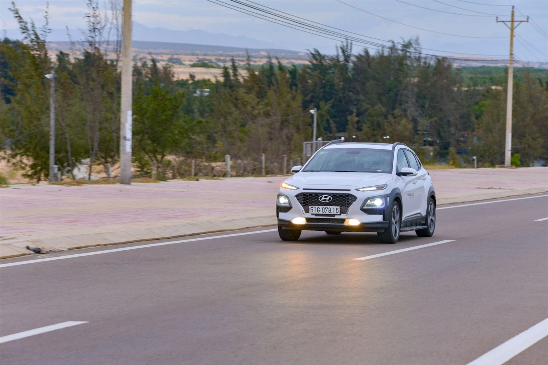 Vận hành xe Hyundai Kona 2.0L