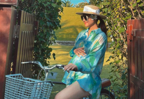 Phanh Lee khoe bụng vượt mặt khi mang thai con đầu lòng với thiếu gia tập đoàn nghìn tỷ, nhan sắc mẹ bầu mới gây chú ý