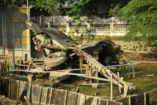 Cận cảnh tu sửa hồ chứa xác máy bay B52 cuối cùng bị bắn hạ tại Hà Nội