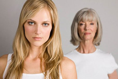 Bắt gặp mẹ chồng ngoại tình với trai trẻ