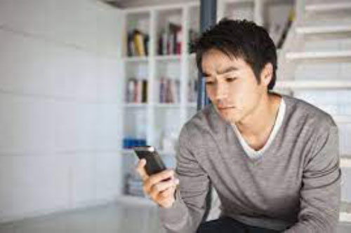 Thương tình nên tôi chuyển khoản mừng cưới vợ cũ hẳn 10 triệu đồng, đến khi nhìn tin nhắn trả lại mà tôi "đứng hình"