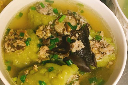 Làm món mướp đắng nấu thịt ngày hè ai ăn cũng ghiền, bao nhiêu cơm cũng hết