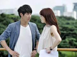 Ngày bố tôi mất, chị dâu vẫn đi làm bình thường, đồng nghiệp góp ý thì chị bỏ về nhà nằm chứ nhất quyết không chịu tang