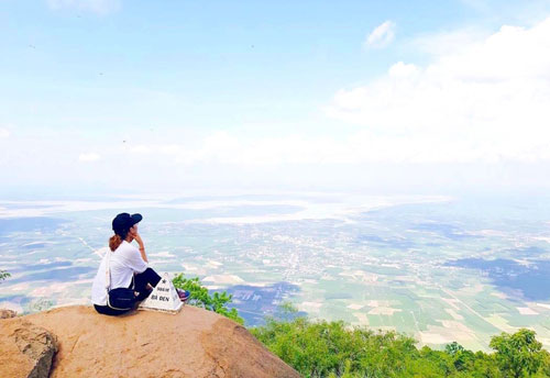 7 đỉnh núi hút giới trẻ chinh phục ở Việt Nam