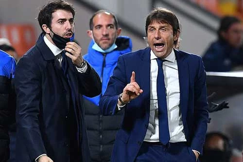 HLV Antonio Conte lên tiếng về Super League.