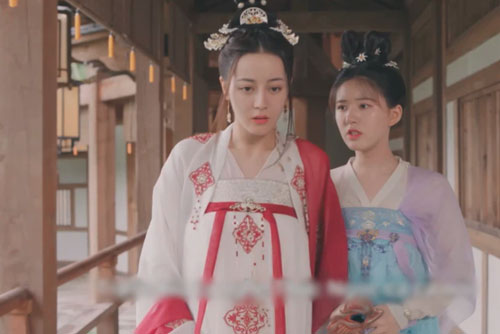 Lộ chi tiết "tố cáo" Địch Lệ Nhiệt Ba - Triệu Lộ Tư bị phân biệt đối xử ở Trường Ca Hành?