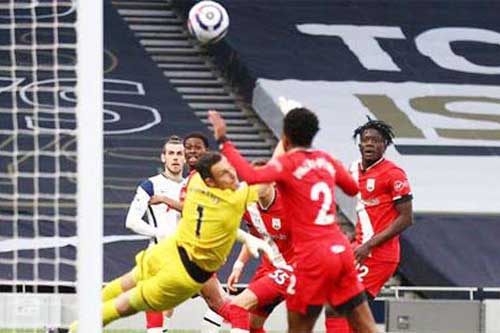 Tottenham 'của Mason' có gì mới?