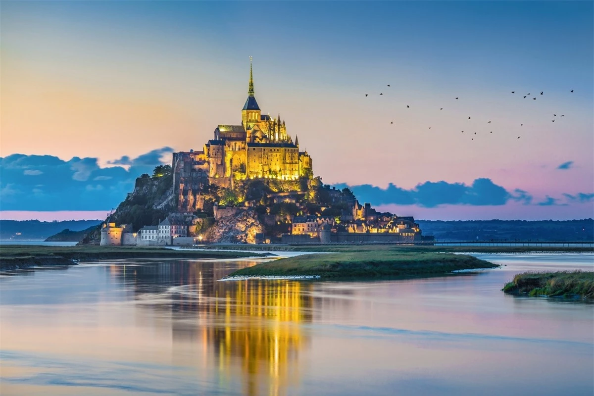 Lâu đài trên đảo Mont Saint-Michel, Pháp. Nguồn: Shutterstock
