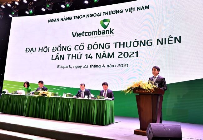 Vietcombank 2021 báo lãi khủng, tăng 70% so với cùng kỳ
