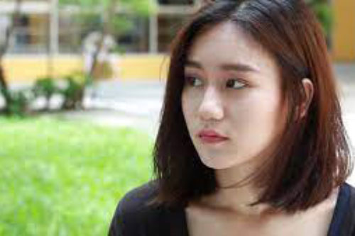 Tình cờ gặp bố chồng tương lai khi đi ăn với đồng nghiệp, tôi đến chào và nhận được lời căn dặn điếng người