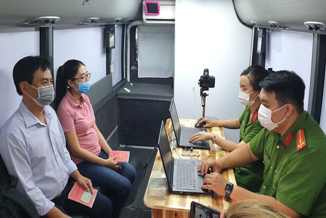 Tại sao người dân nên đi làm thẻ Căn cước công dân có gắn chíp trước ngày 1/7/2021?