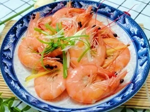 Luộc tôm, dùng nước sôi, lạnh hay ấm? Nhiều người làm sai nên tôm khô, tanh
