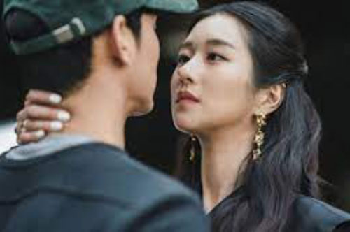 Hủy hôn với chồng sắp cưới, 1 năm sau tôi va phải người đàn ông kỳ lạ đạp xe chở bình gas giữa phố