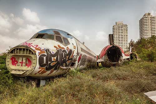 Ám ảnh trước khung cảnh hoang tàn của “Nghĩa địa máy bay” ở Thái Lan